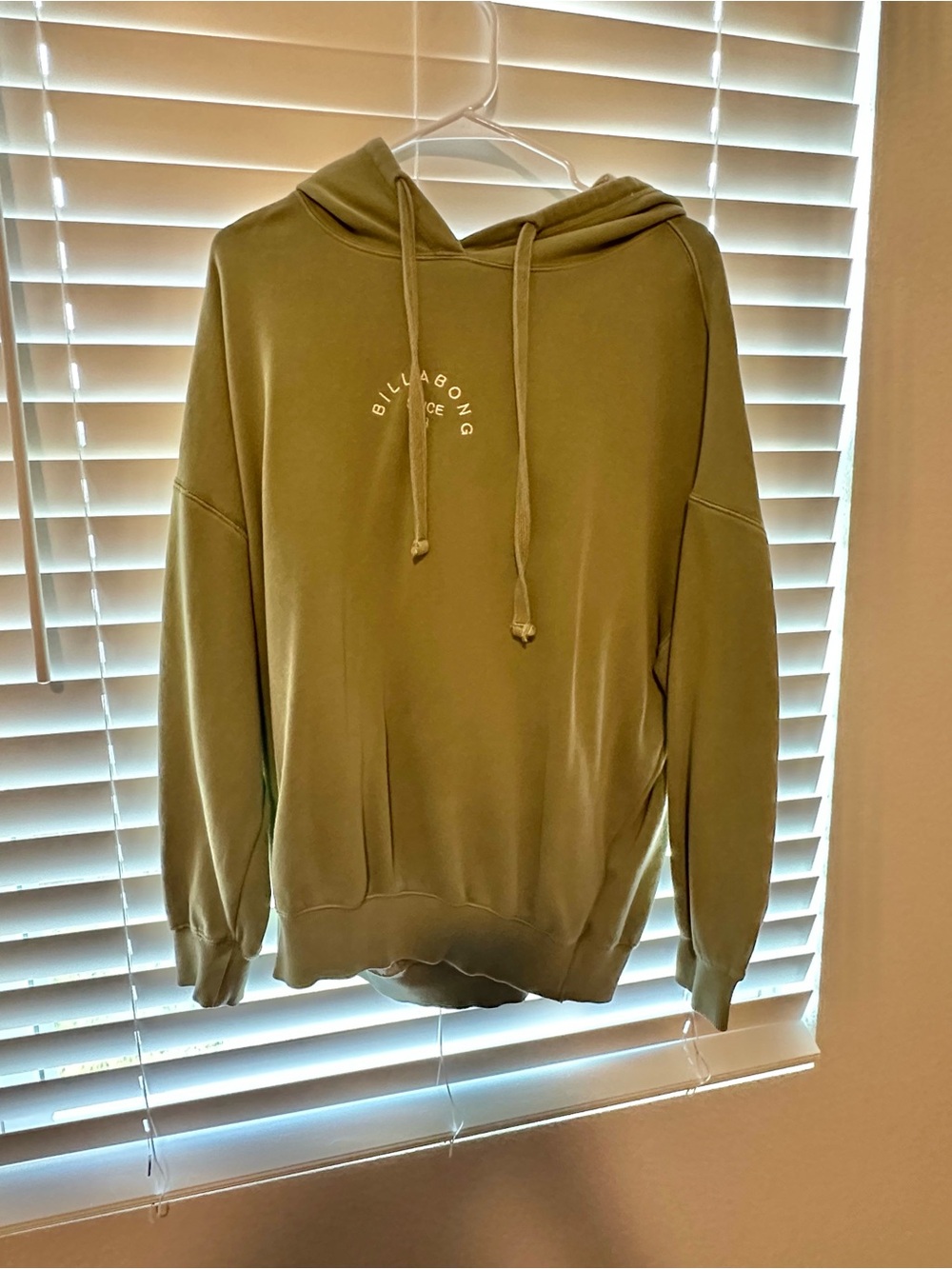 Women’s billabong hoodie